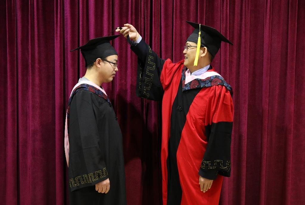 2019屆學歷繼續(xù)教育大學生（冬季）畢業(yè)典禮暨學士學位授予儀式隆重舉行