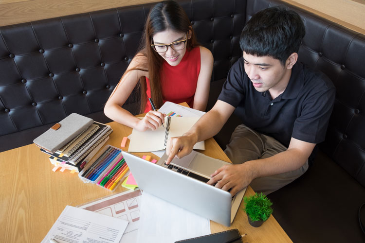 對外經(jīng)濟貿(mào)易大學專升本網(wǎng)絡教育學費多少？